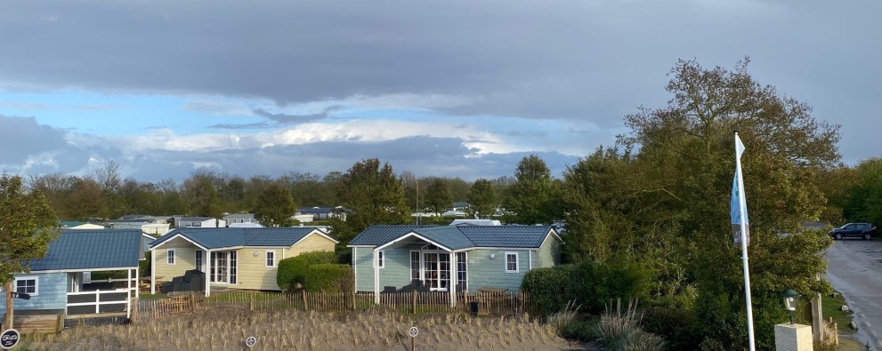 Chalets vanuit de loft 2024.jpg