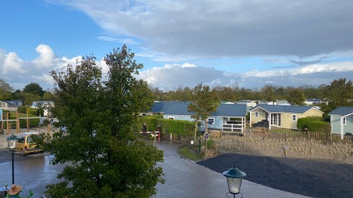 Chalets vanuit de loft - 2024.jpg