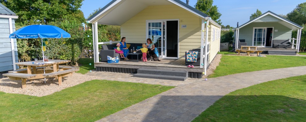 Zwinlodge buitenkant terras