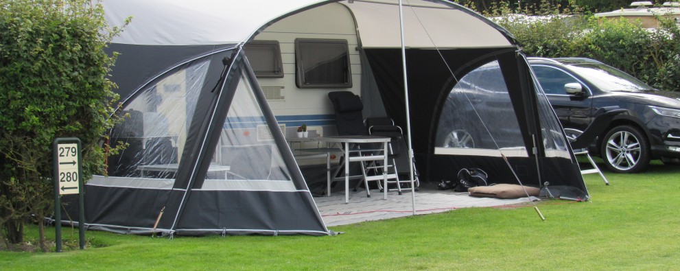 Comfortplaats caravan met voortent